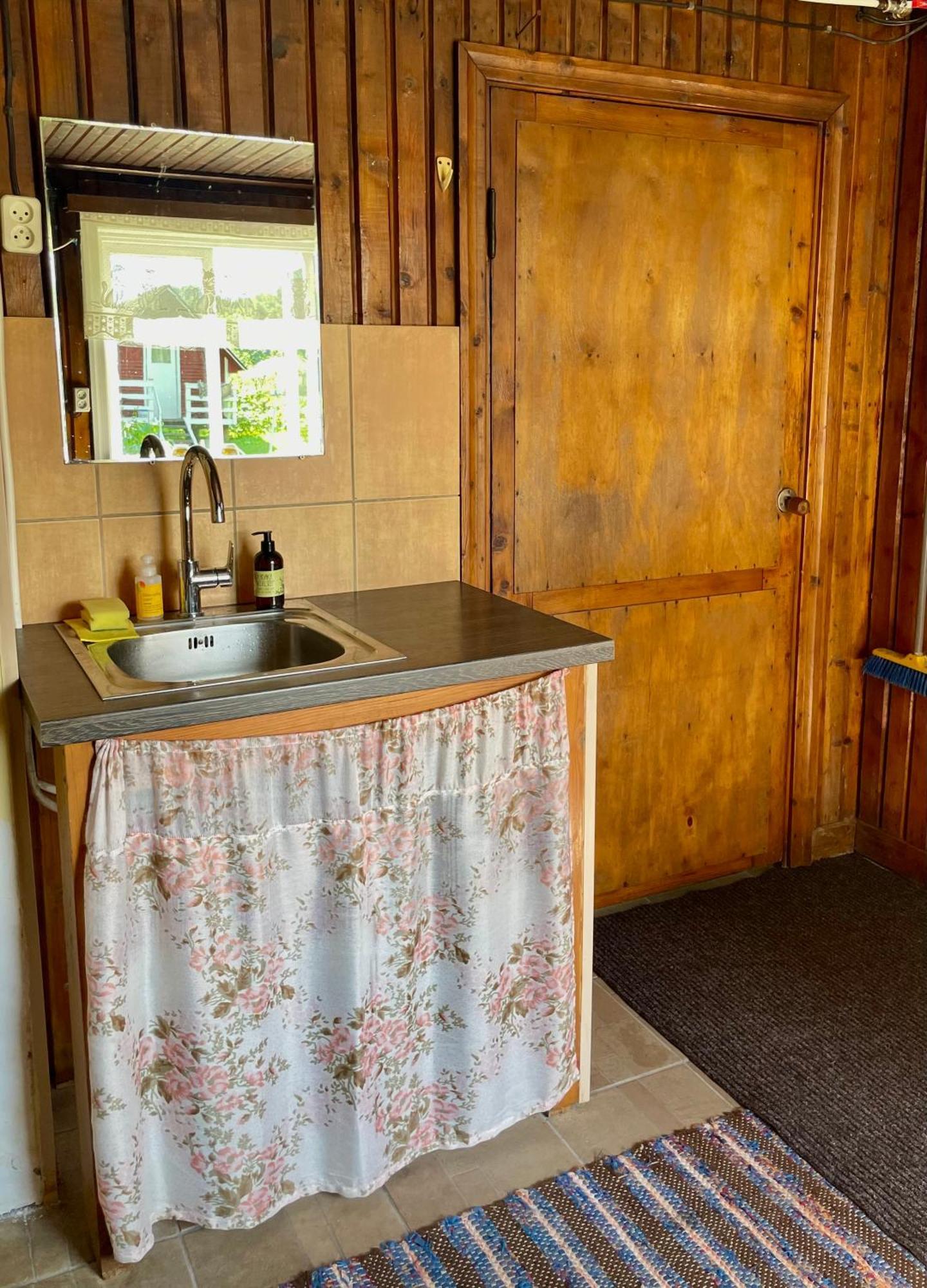 Вилла Little Garden House Kassari Экстерьер фото